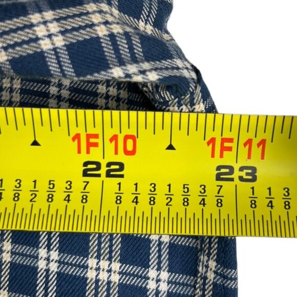 L.L. Bean Wrinkle Resistant Plaid Long Sleeve Button-down Shirt Size Medium - Picture 7 of 11